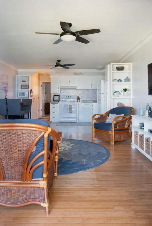 Апартаменти Molokai Island Retreat With Beautiful Ocean Views And Pool - Newly Remodeled! Ualapue Екстер'єр фото