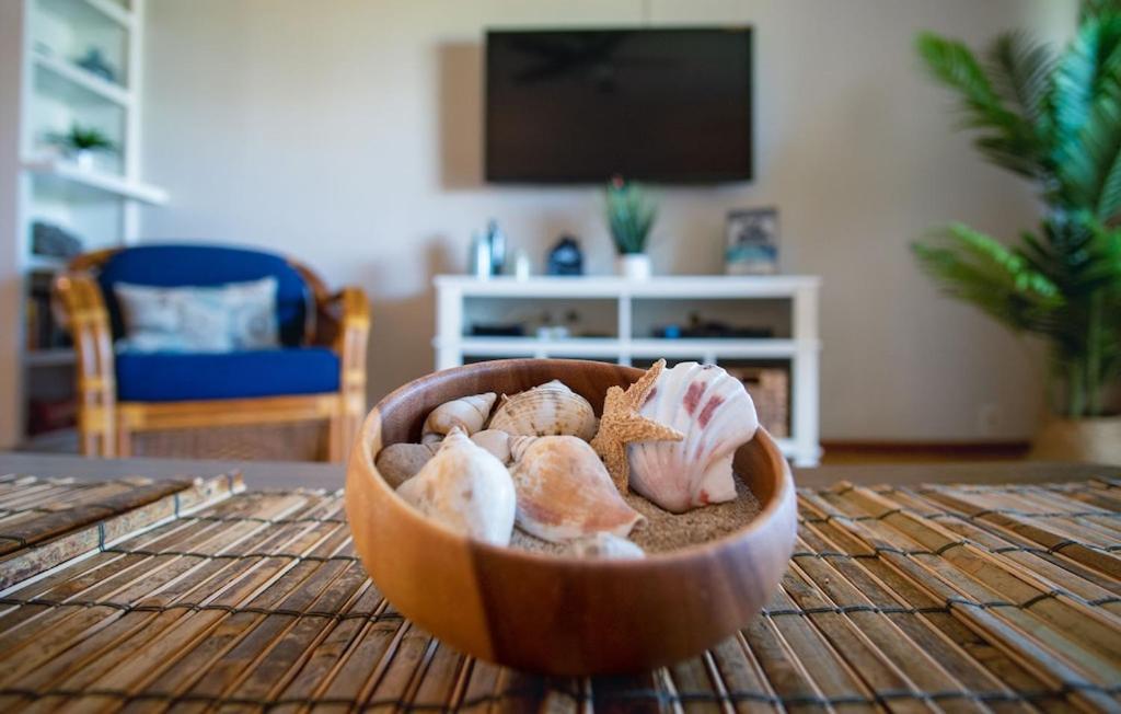 Апартаменти Molokai Island Retreat With Beautiful Ocean Views And Pool - Newly Remodeled! Ualapue Екстер'єр фото